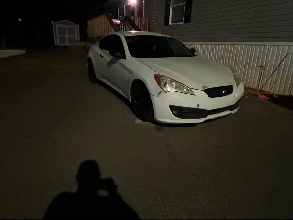 2011 Hyundai Genesis Coupe - Image 3 of 5