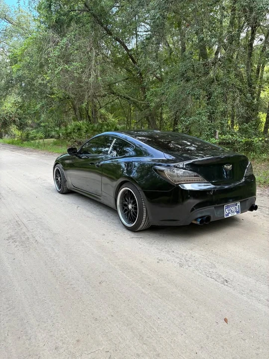 2011 Hyundai Genesis Coupe - Image 5 of 9