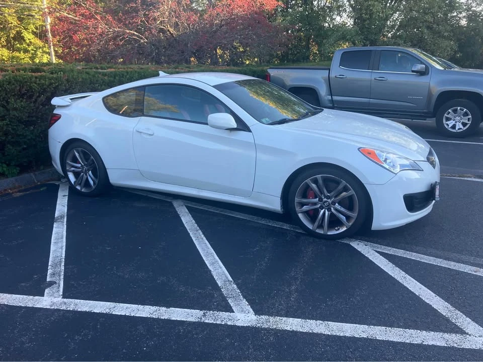 2011 Hyundai Genesis Coupe - Image 2 of 4