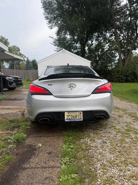 2011 Hyundai Genesis Coupe - Image 5 of 8