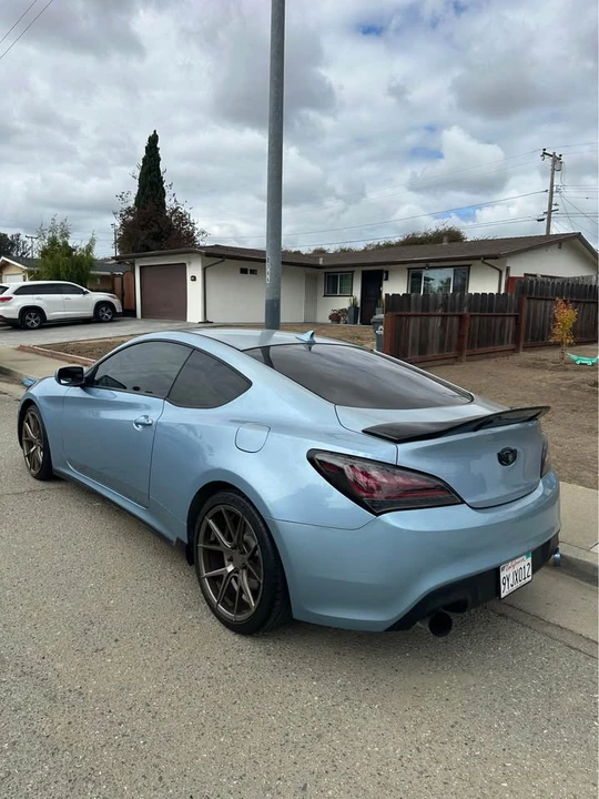 2011 Hyundai Genesis Coupe - Image 4 of 12