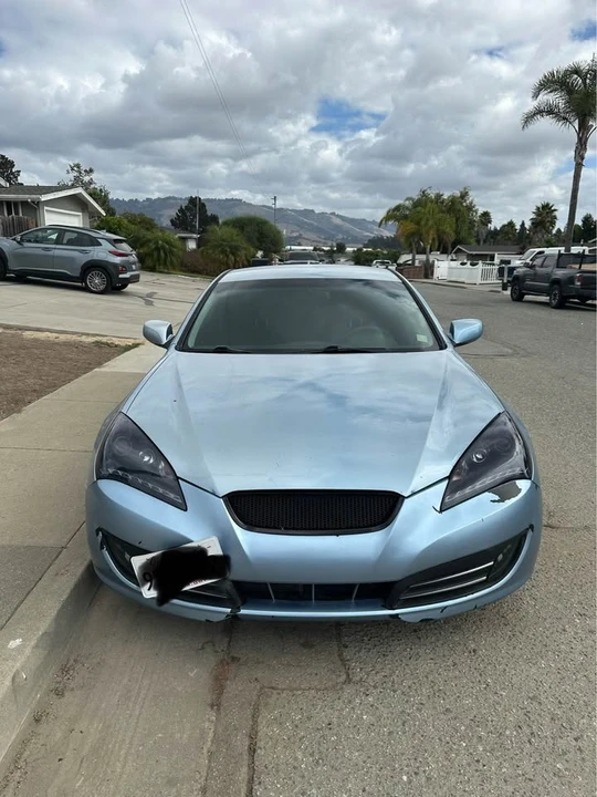 2011 Hyundai Genesis Coupe - Image 2 of 12