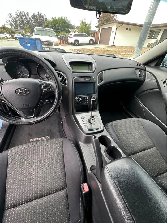 2011 Hyundai Genesis Coupe - Image 7 of 12