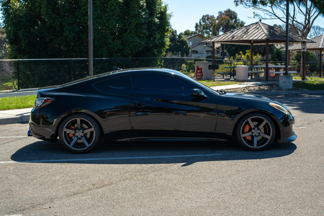 2011 Hyundai Genesis Coupe - Image 9 of 31