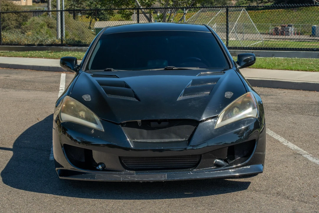 2011 Hyundai Genesis Coupe - Image 2 of 31