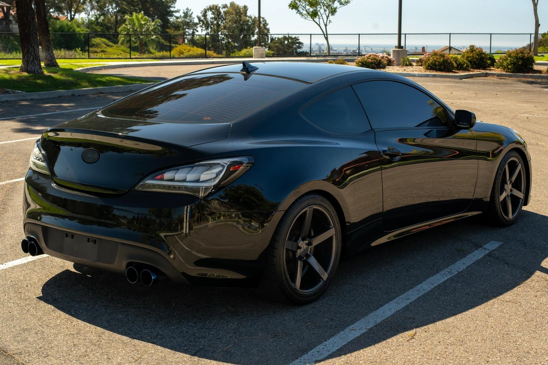 2011 Hyundai Genesis Coupe - Image 4 of 31