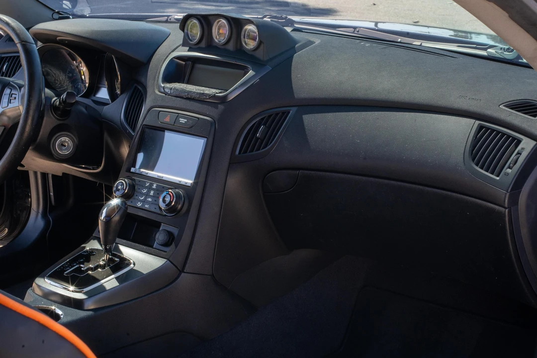 2011 Hyundai Genesis Coupe - Image 29 of 31