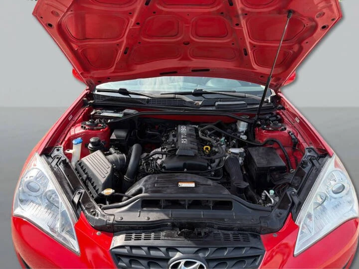 2011 Hyundai Genesis Coupe - Image 10 of 17