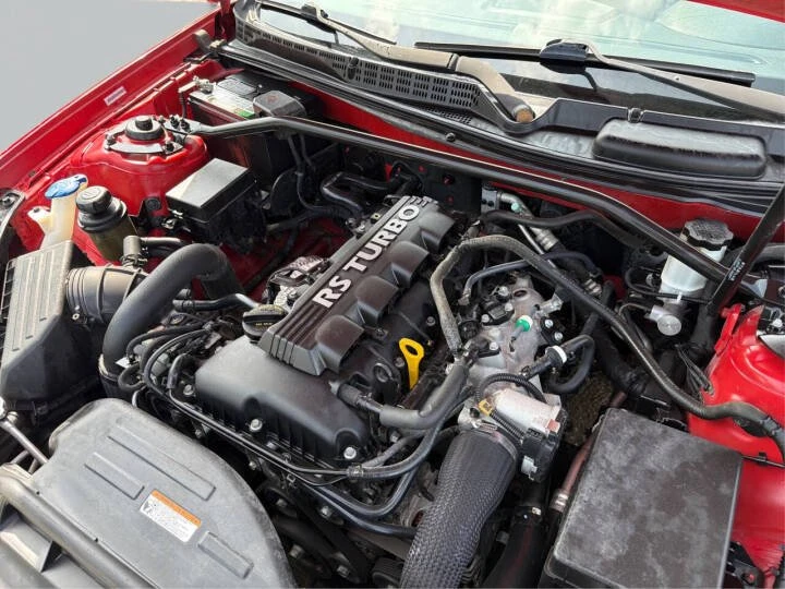 2011 Hyundai Genesis Coupe - Image 15 of 17