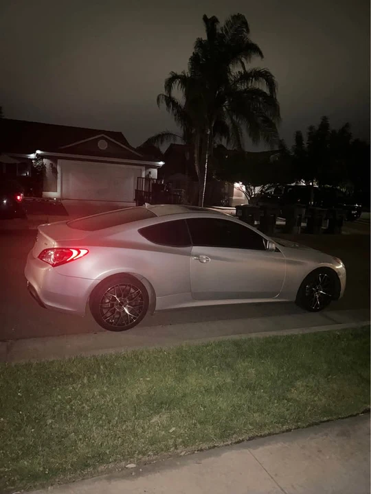 2011 Hyundai Genesis Coupe - Image 6 of 13