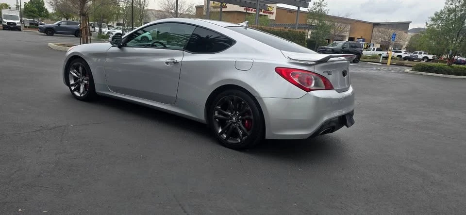 2011 Hyundai Genesis Coupe - Image 13 of 20