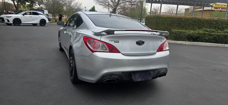 2011 Hyundai Genesis Coupe - Image 11 of 20