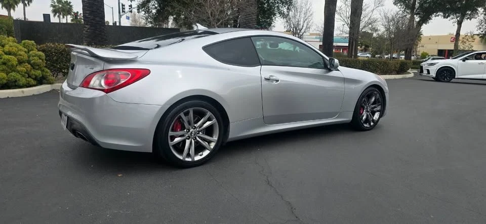 2011 Hyundai Genesis Coupe - Image 6 of 20