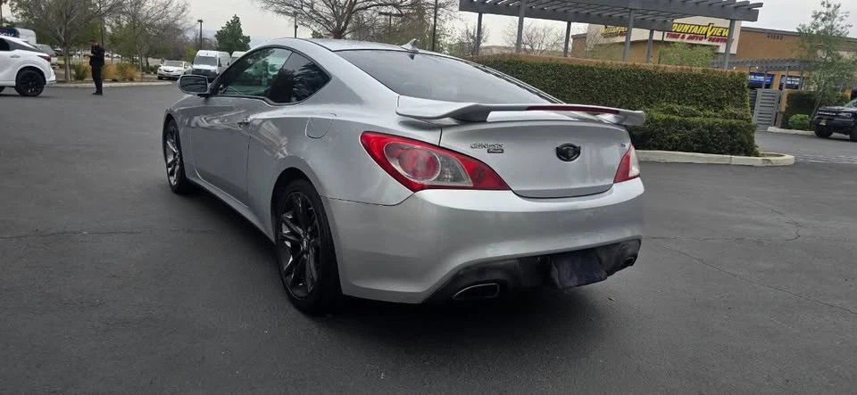 2011 Hyundai Genesis Coupe - Image 12 of 20