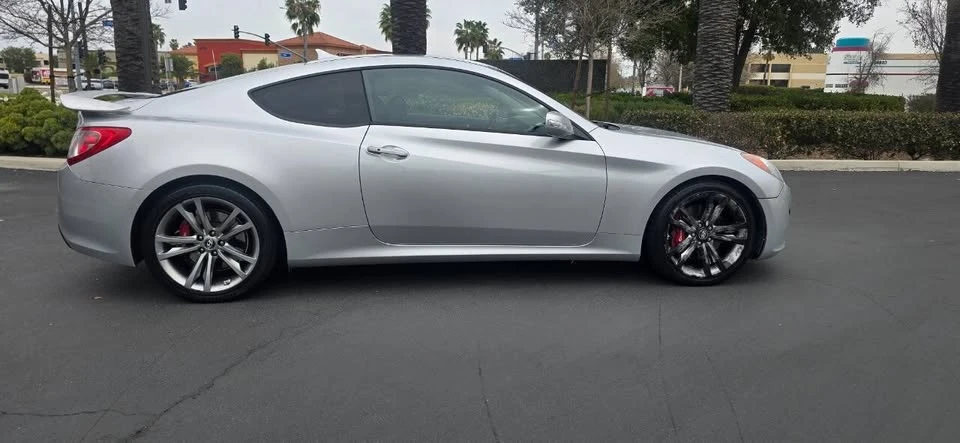 2011 Hyundai Genesis Coupe - Image 5 of 20