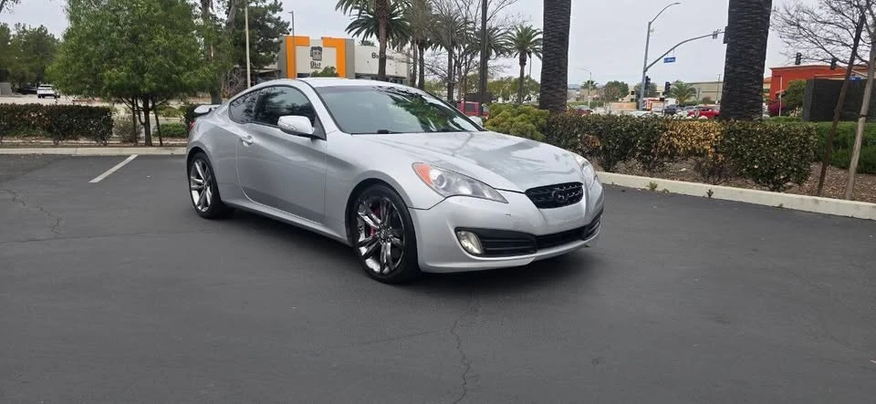 2011 Hyundai Genesis Coupe - Image 2 of 20
