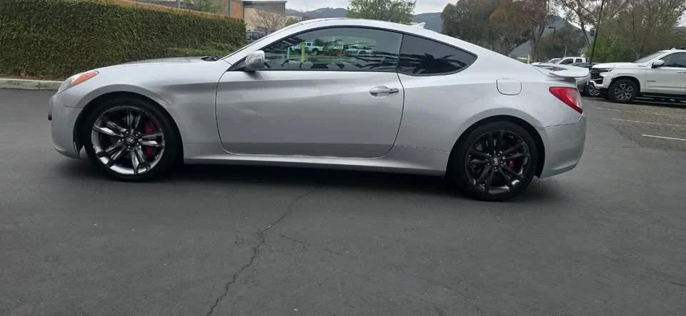 2011 Hyundai Genesis Coupe - Image 14 of 20