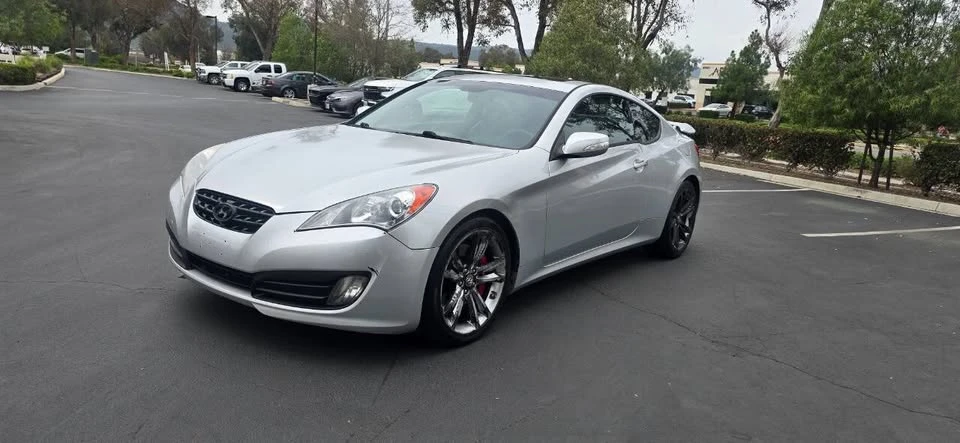 2011 Hyundai Genesis Coupe - Image 16 of 20