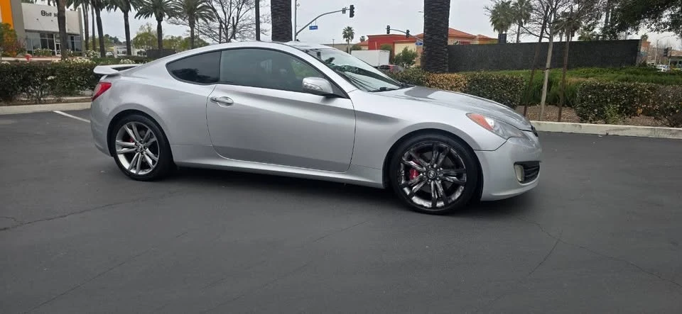 2011 Hyundai Genesis Coupe - Image 4 of 20