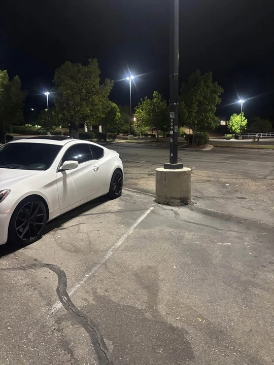 2011 Hyundai Genesis Coupe - Image 2 of 7