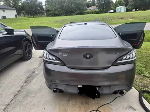 2011 Hyundai Genesis Coupe 2.0T Premium