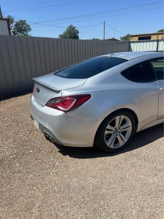 2011 Hyundai Genesis Coupe - Image 4 of 9