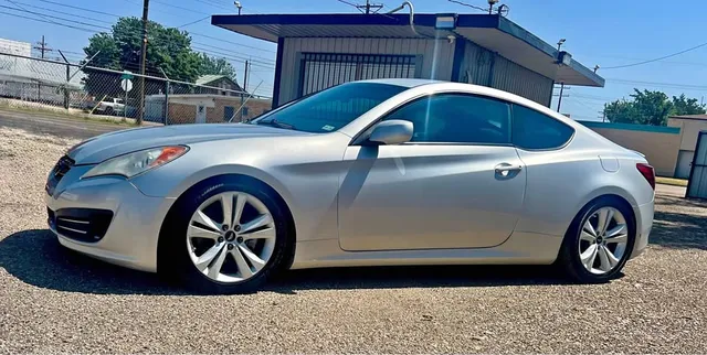 2011 Hyundai Genesis Coupe 2.0T Premium