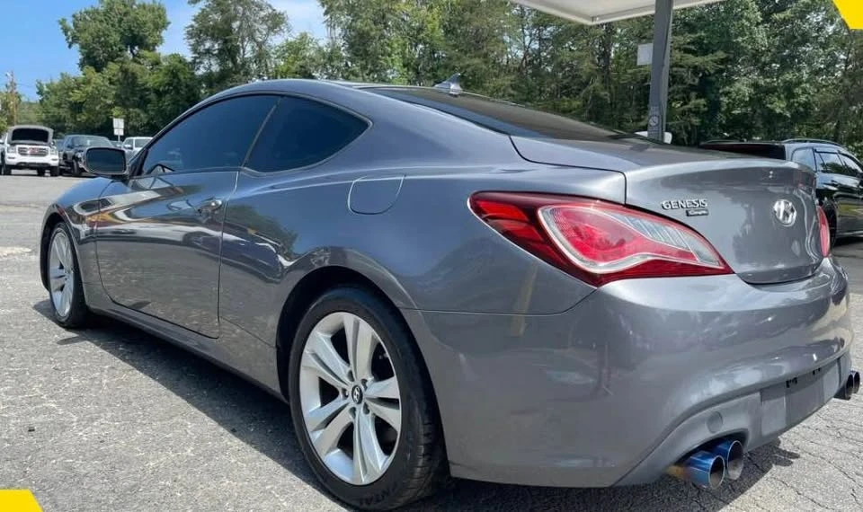 2011 Hyundai Genesis Coupe - Image 3 of 5