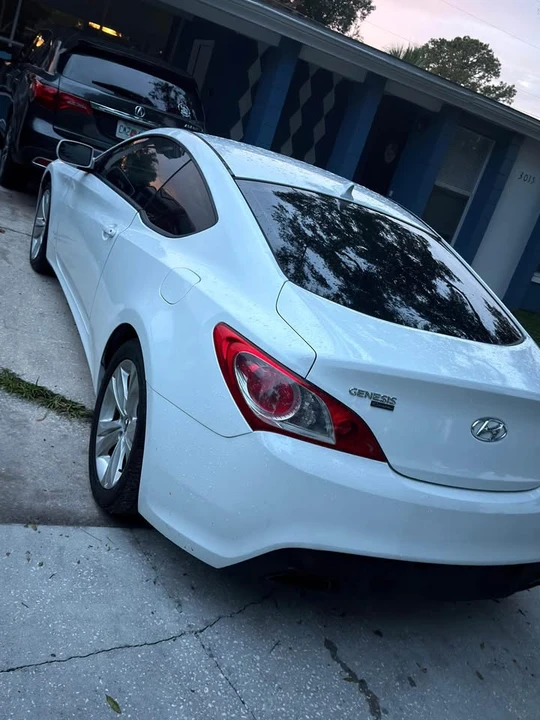 2011 Hyundai Genesis Coupe - Image 3 of 7