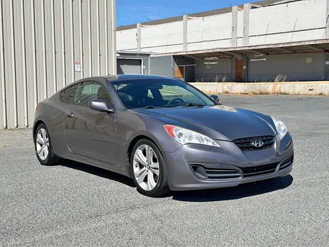 2011 Hyundai Genesis Coupe 2.0T Premium