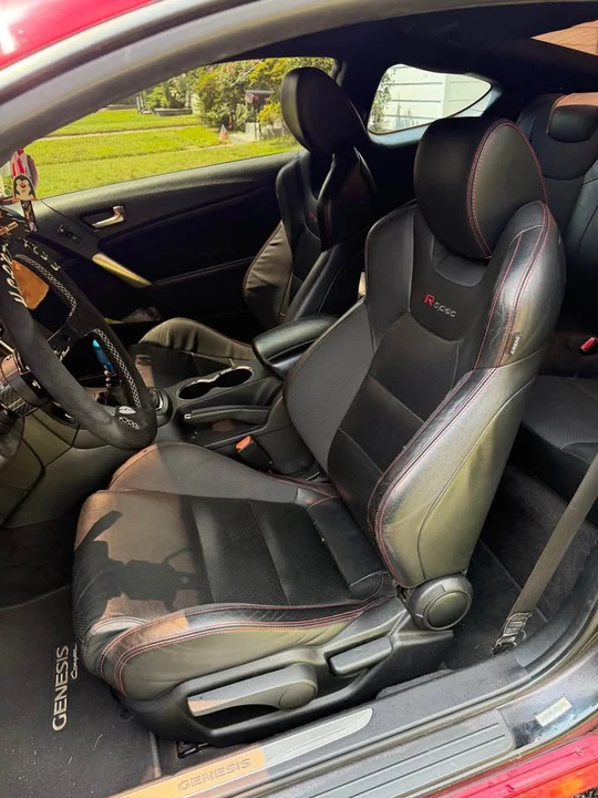 2011 Hyundai Genesis Coupe - Image 12 of 15