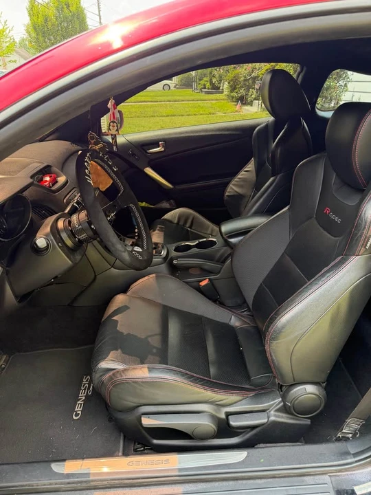 2011 Hyundai Genesis Coupe - Image 14 of 15
