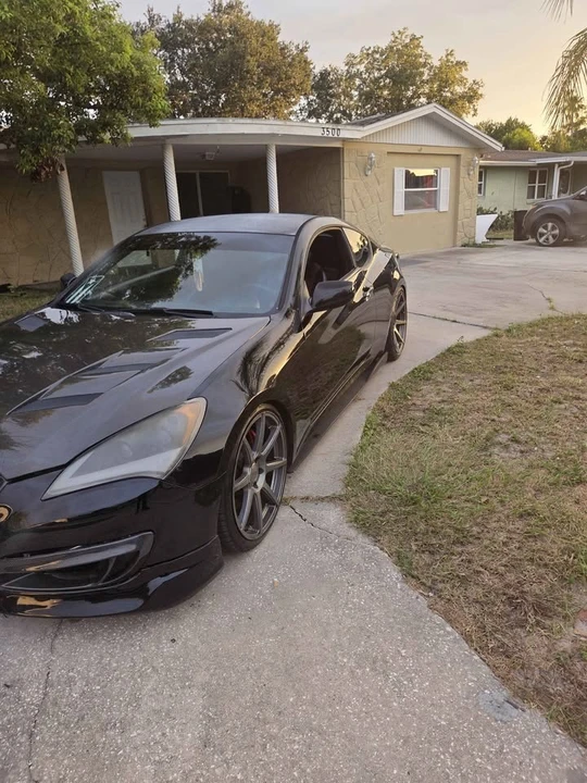 2011 Hyundai Genesis Coupe - Image 4 of 6