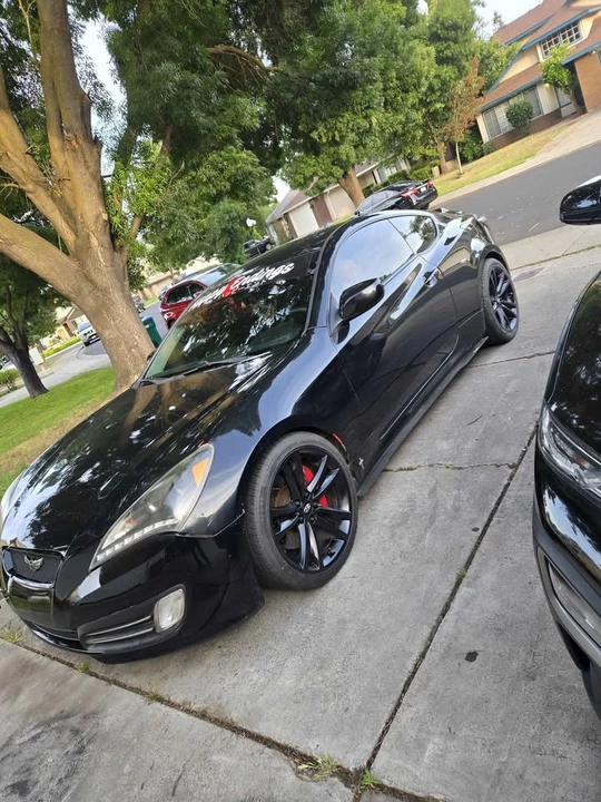 2011 Hyundai Genesis Coupe - Image 2 of 7