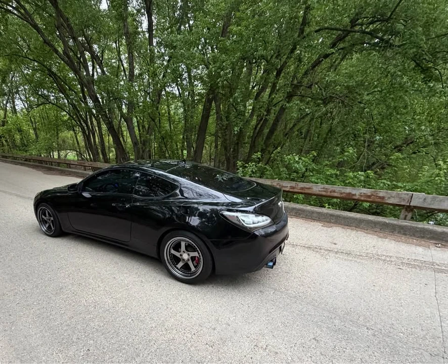 2011 Hyundai Genesis Coupe - Image 2 of 2