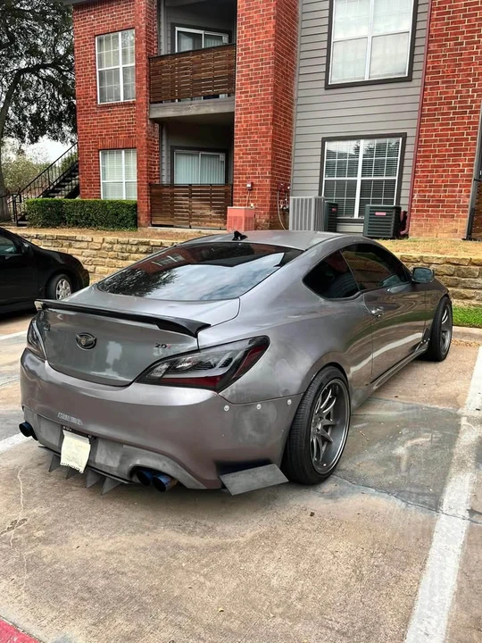 2011 Hyundai Genesis Coupe - Image 2 of 11