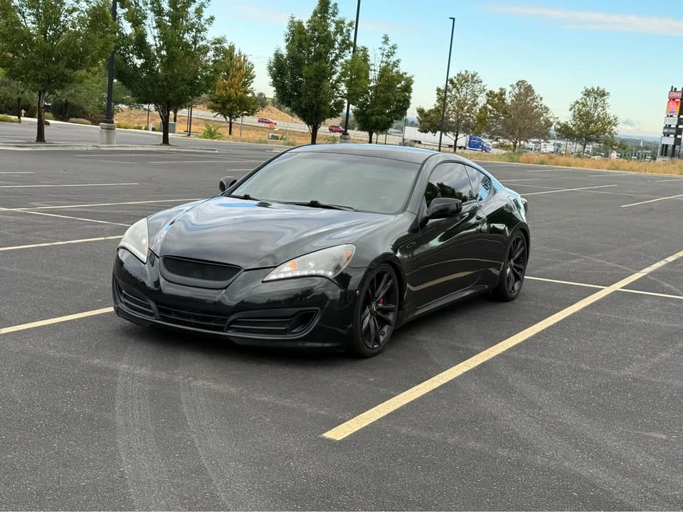 2011 Hyundai Genesis Coupe - Image 2 of 12
