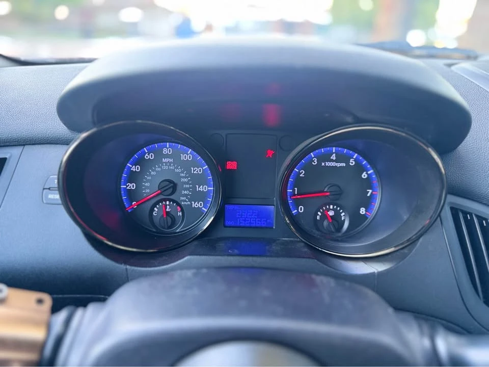 2011 Hyundai Genesis Coupe - Image 8 of 9
