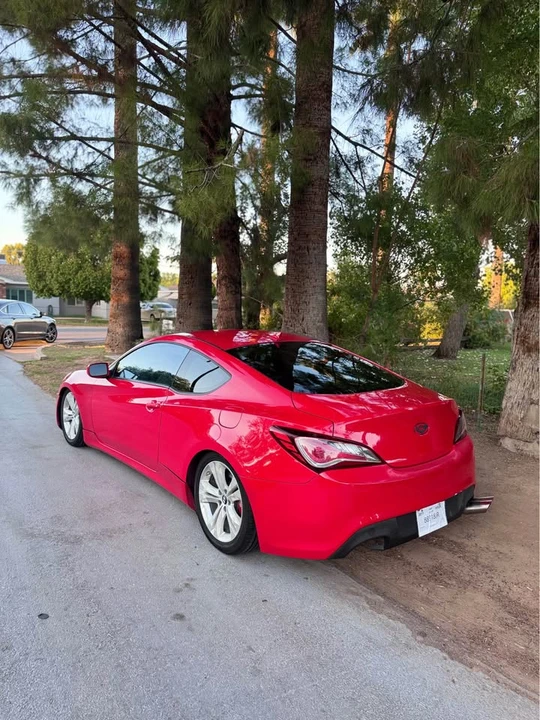 2011 Hyundai Genesis Coupe - Image 4 of 9