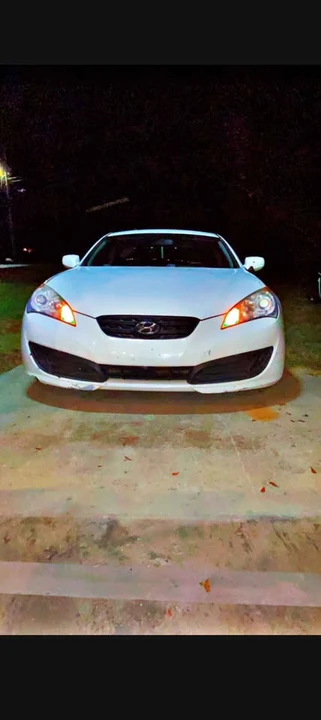 2011 Hyundai Genesis Coupe - Image 8 of 12