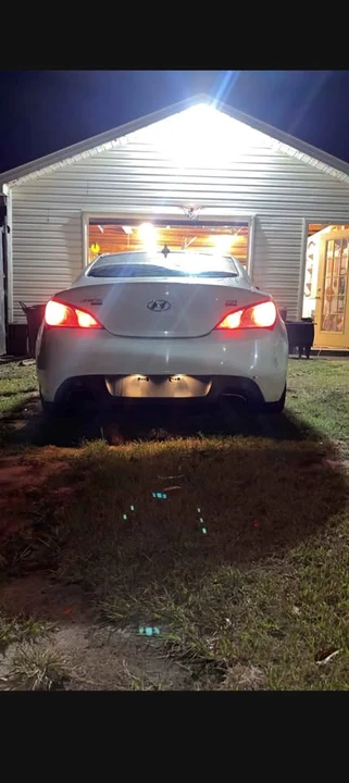 2011 Hyundai Genesis Coupe - Image 7 of 12