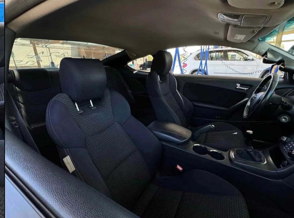 2011 Hyundai Genesis Coupe - Image 13 of 16