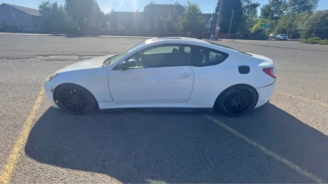 2011 Hyundai Genesis Coupe 2.0t