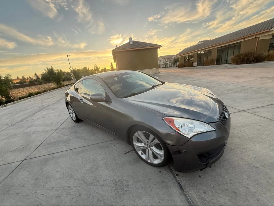 2011 Hyundai Genesis Coupe - Image 2 of 8