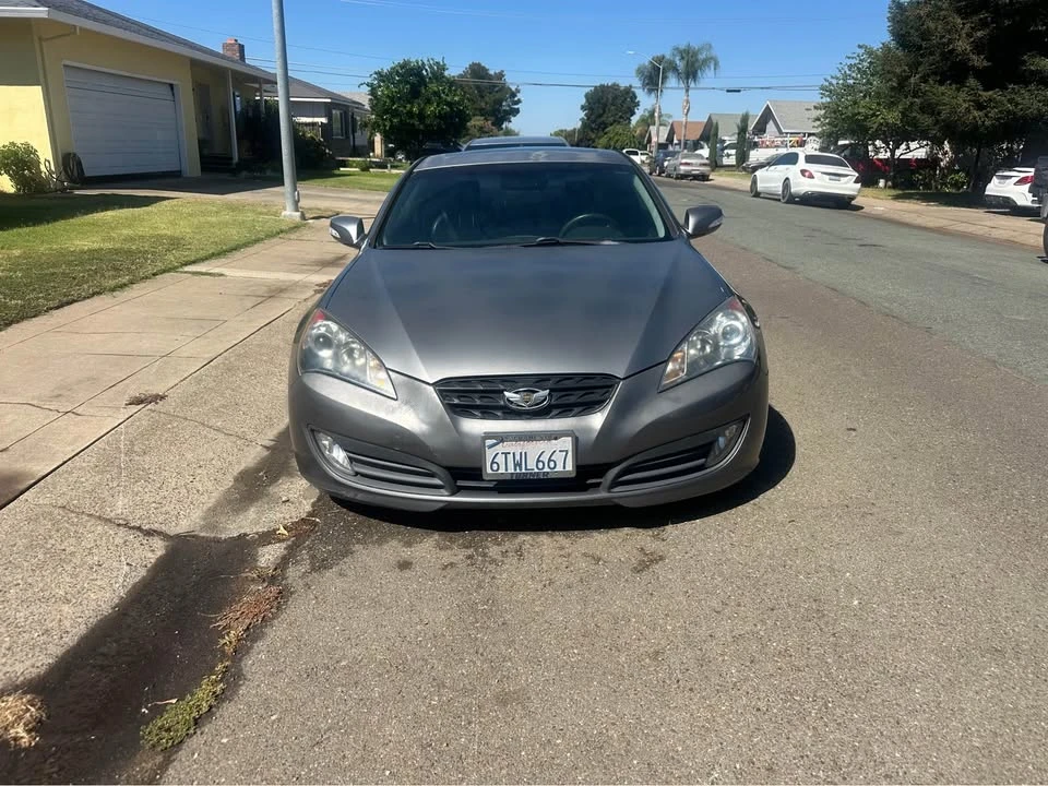 2011 Hyundai Genesis Coupe - Image 2 of 13