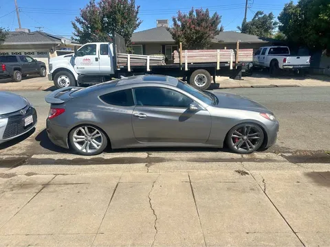 2011 Hyundai Genesis Coupe 3.8 Coupe 2D