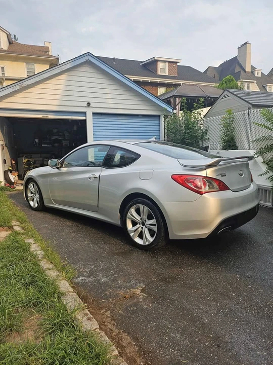 2011 Hyundai Genesis Coupe - Image 12 of 20