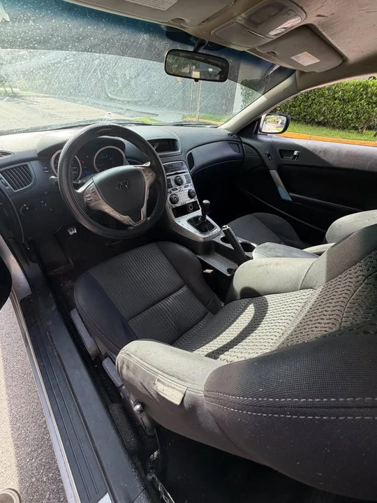 2011 Hyundai Genesis Coupe - Image 8 of 8