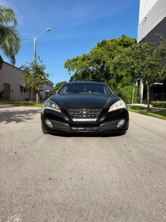 2011 Hyundai Genesis Coupe - Image 2 of 8