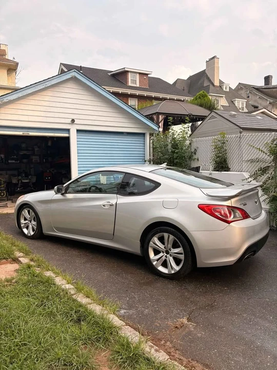 2011 Hyundai Genesis Coupe - Image 2 of 20